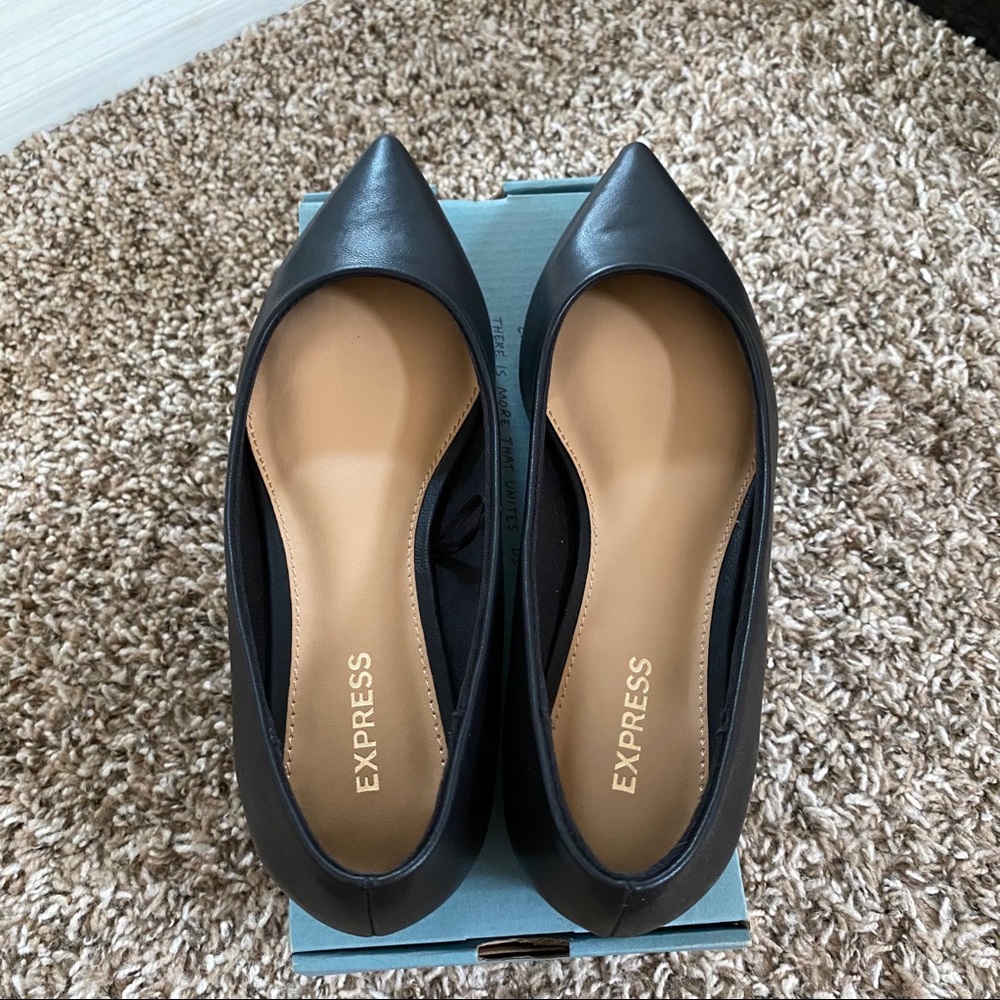 NWT Express Manhattan Flats